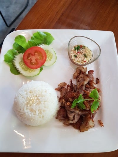 อาหาร หรือ เครื่องดื่ม