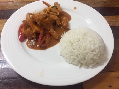 ข้าวราดพะแนงกุ้ง