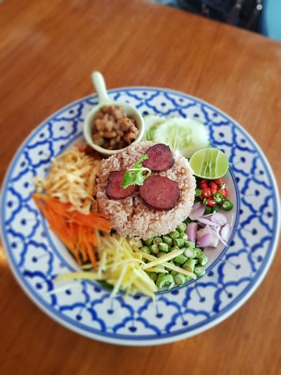 ข้าวคลุกกะปิ