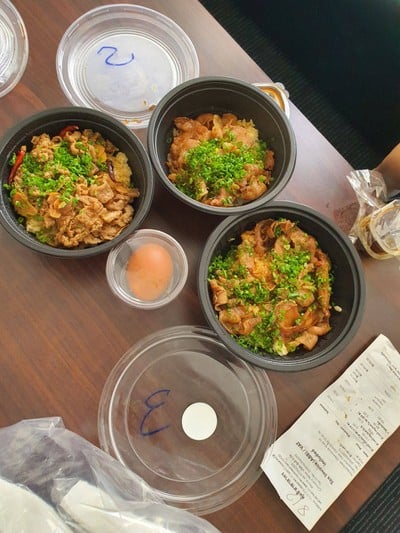 อาหาร หรือ เครื่องดื่ม