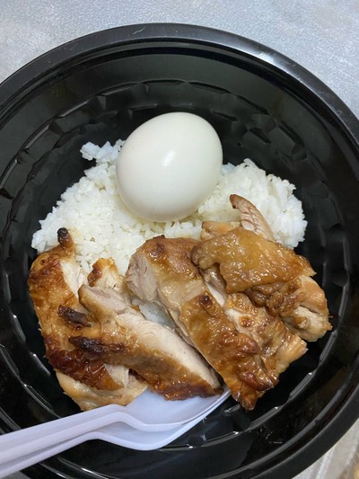 ข้าวไก่ย่างจิ้มแจ่ว+ไข่ต้ม grill chicken with rice