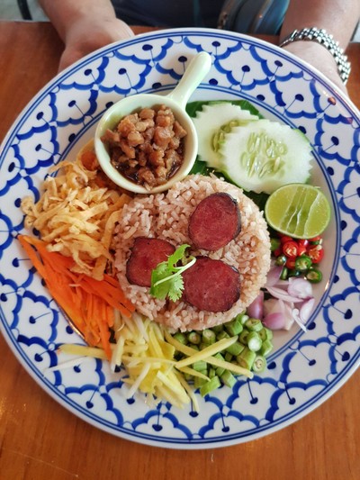 อาหาร หรือ เครื่องดื่ม