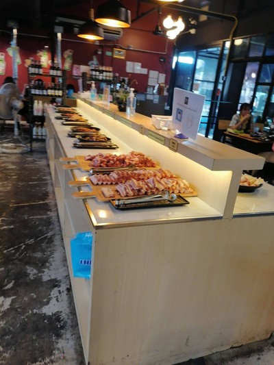 อาหาร หรือ เครื่องดื่ม