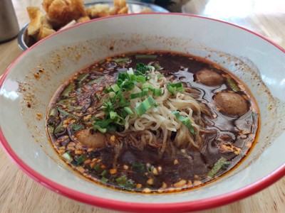 ก๋วยเตี๋ยวเนื้อต้มยำ