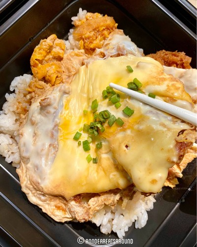 คัตสึด้งไก่ราดชีส
