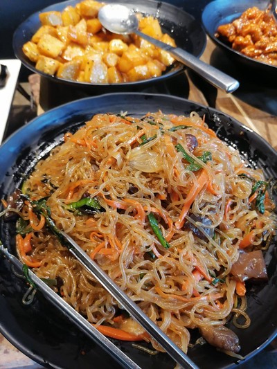 อาหาร หรือ เครื่องดื่ม