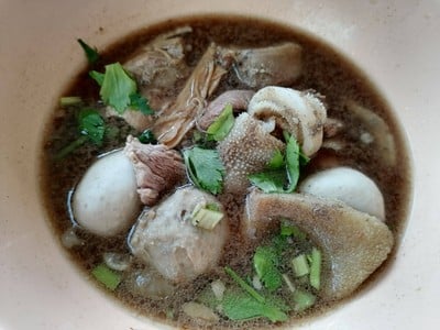 เมนูของร้าน เนื้อตุ๋นท่าน้ำสาธุประดิษฐ์ ยานนาวา (Yan Nawa)