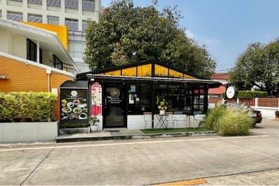 Ponte cafe by Chef Mine ถนนกรุงเทพกรีฑา ซอย8 แยก 10