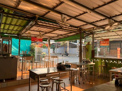 แม่จันทร์ หมี่เกี๊ยว