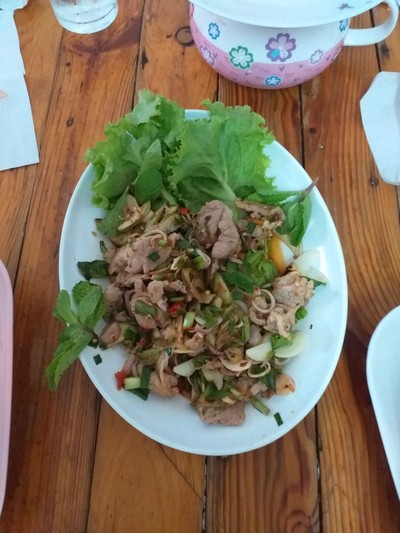 พล่าหมูมะเขือเปราะ..อาหย่อยยยยเบียร์ซักแก้ว70฿