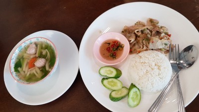 ข้าวหมูสามชั้นผัดพริกเกลือ+ซุป