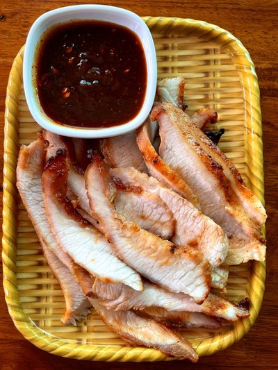 คอหมูย่าง