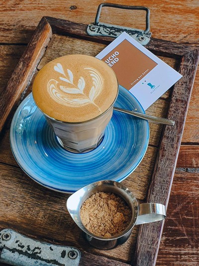 Bluetamp Cafe ประดิษฐ์มนูธรรม