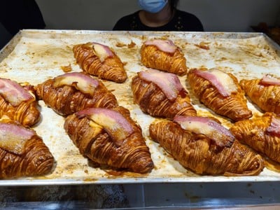 Kenn’s Coffee & Croissant อารีย์