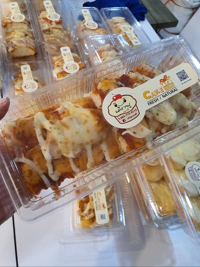 ขนมปังพิซซ่าไส้กรอกชีส