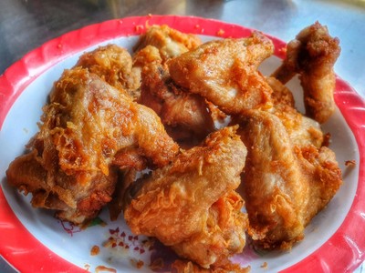 ปีกไก่ทอด (ชิ้น)