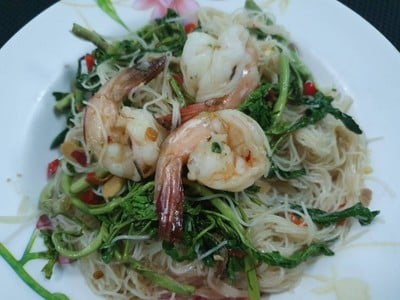 หมี่ผัดผักกะเฉด