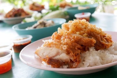 เมนูของร้าน ข้าวหมูทอดนมโต ส้มตำยำแซ่บ