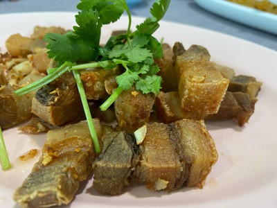 หมูสามชั้นคั่วเกลือ