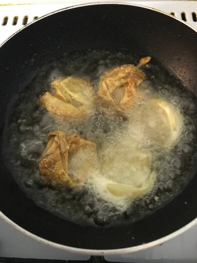 วิธีทำ กะเพราเกี้ยวกุ้งกรอบ วิธีทำ กะเพราเกี้ยวกุ้งกรอบ
