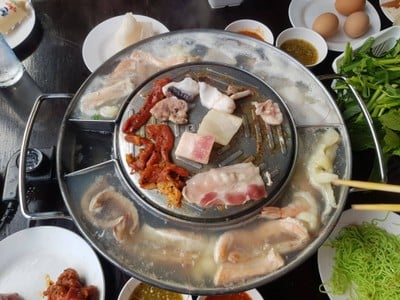 อาหาร หรือ เครื่องดื่ม