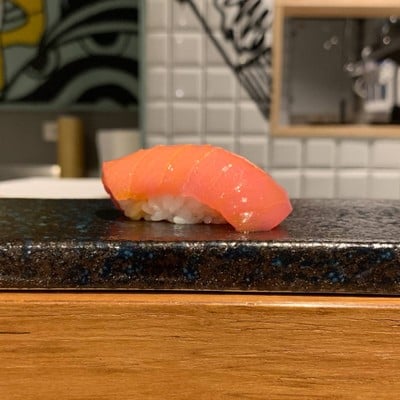 Truffle Akami ปลาทูน่า เนื้อแดง เนื้อสัมผัสแน่น ทาทรัฟเฟิลออยหอมๆ