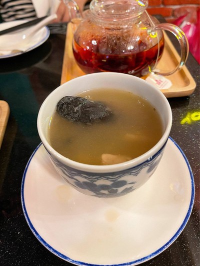 ซุปไก่ดำตุ๋นสมุนไพรจีน