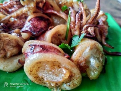 หมึกไข่แดดเดียว