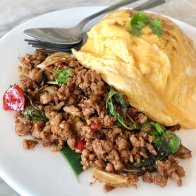 ข้าวไข่ข้นกะเพราหมูสับ