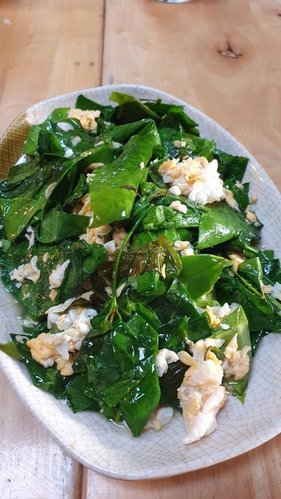 ใบเหลียงผัดไข่