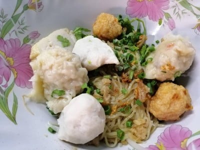 ก๋วยเตี๋ยวลูกชิ้นปลา บ้านหม้อ(เจงคุง)