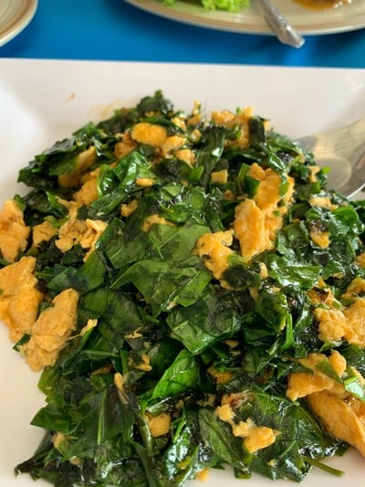 ใบเหลียงผัดไข่