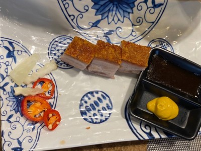 หมูกรอบ