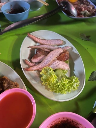 คอหมูย่าง