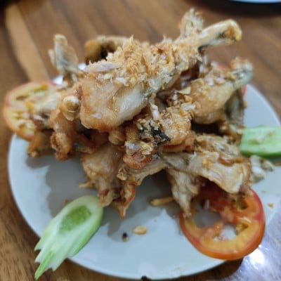 กบทอดกระเทียม