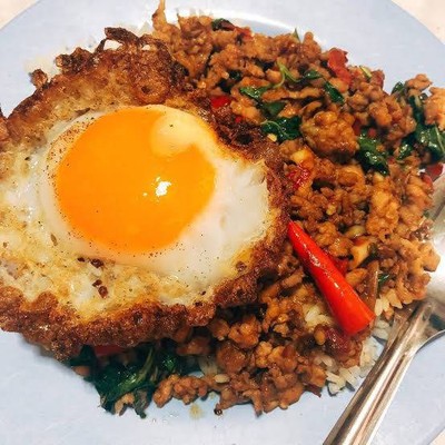 ผัดกระเพราหมู+ไข่ดาว