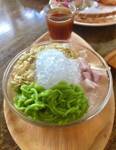 ลอดช่องใบเตย
