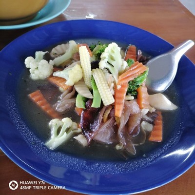 ผักรวมผัดน้ำมันหอย