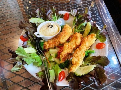 สลัดกุ้งกรอบ