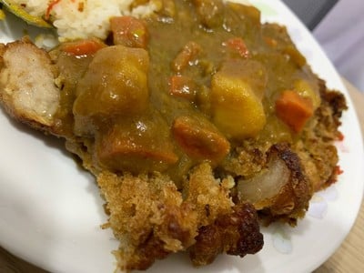 ข้าวแกงกะหรี่หมูทอด