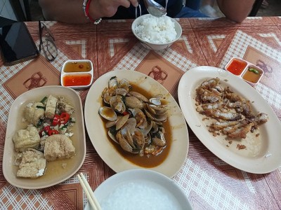 อาหาร หรือ เครื่องดื่ม