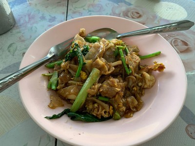 เส้นใหญ่ผัดซิอิ๊วทะเล