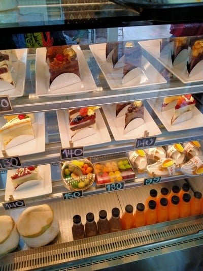 Nana Cafe & Restaurant