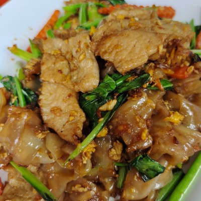 ผัดซีอิ๊ว เลือกเนื้อสัตว์