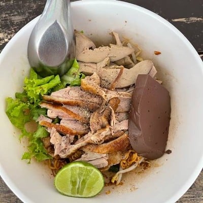 นาย ดุ่ย ก๋วยเตี๋ยวเป็ด สระแก้ว