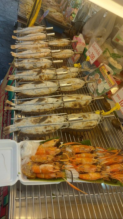 อาหาร หรือ เครื่องดื่ม