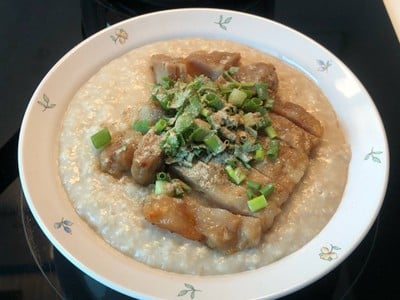 โจ๊กข้าวโอ๊ตหมูปิ้งนมสด