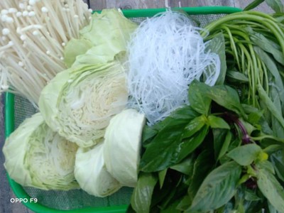 ชุดผักรวมพร้อมวุ้นเส้น