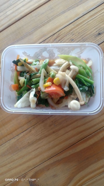 ผัดผักรวมมิตร (เป็นกับข้าว)