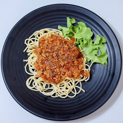 สปาเกตตี้ซอสมะเขือเทศ หมู